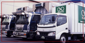 セキュリティ万全の専門回収車